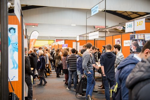 Why You Should Participate in Job Fairs When Hiring Employees